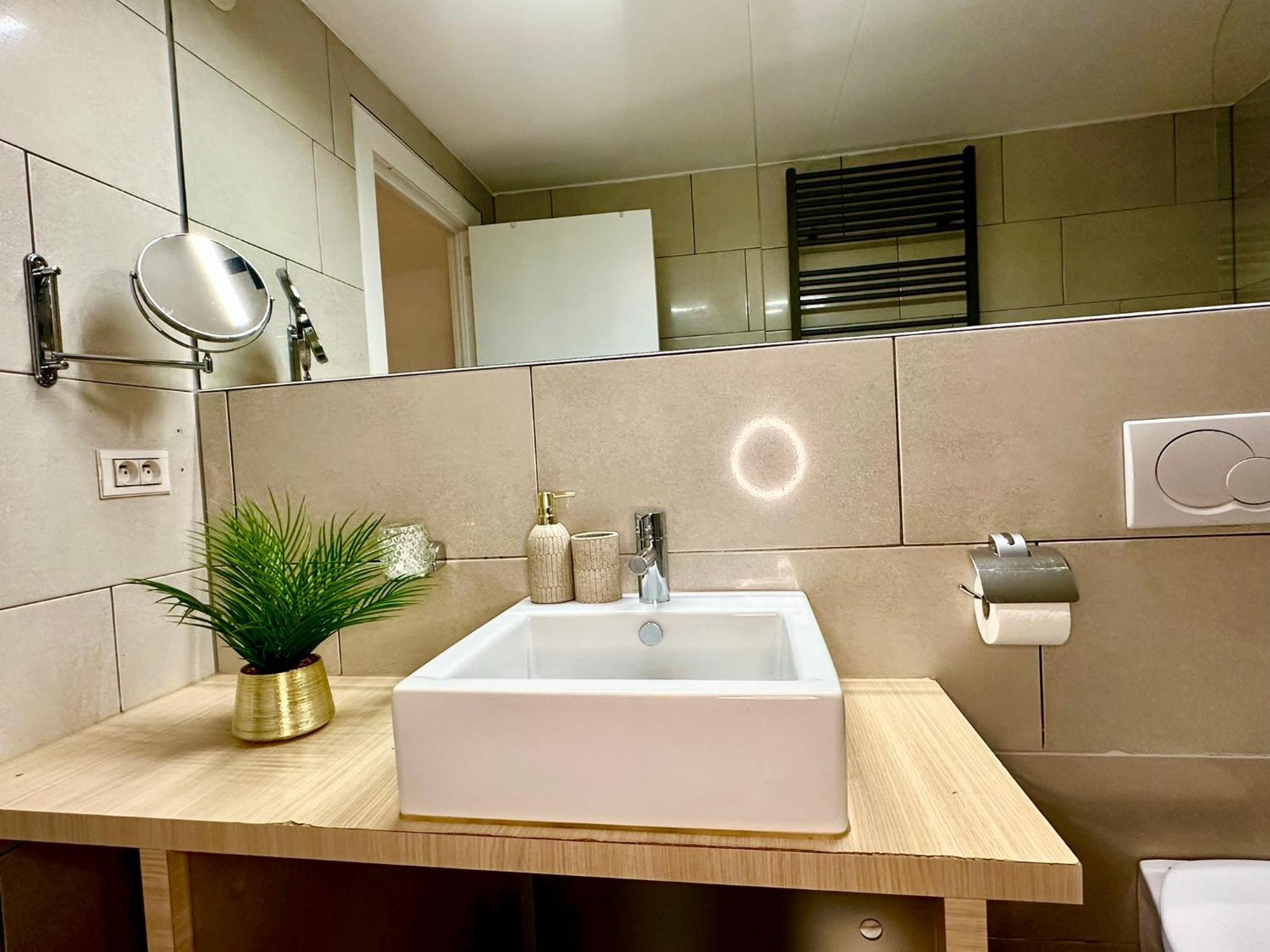 Luxury Suites Castel By Rikas Hotels Anvers Exterior foto